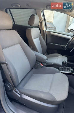 Универсал Opel Astra 2010 в 
