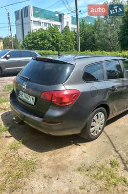 Универсал Opel Astra 2012 в 
