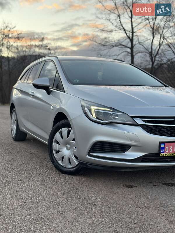 Універсал Opel Astra 2019 в Долині