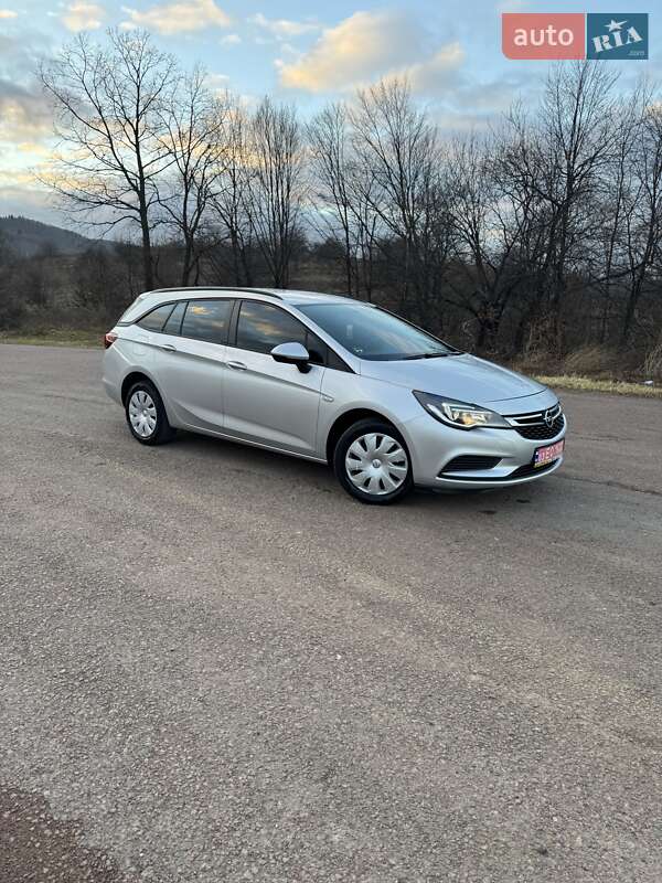 Універсал Opel Astra 2019 в Долині