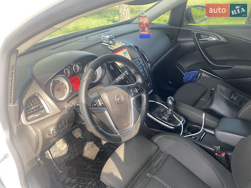 Універсал Opel Astra 2016 в Переяславі