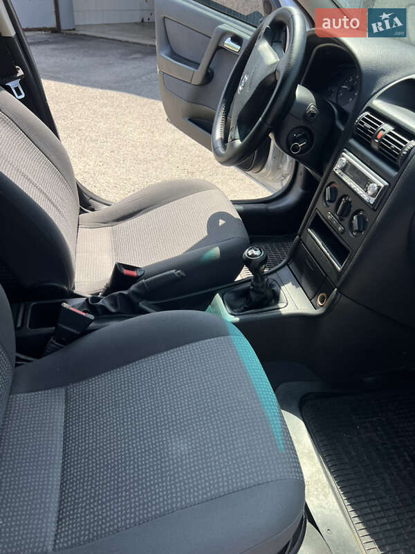 Хэтчбек Opel Astra 2004 в Полтаве