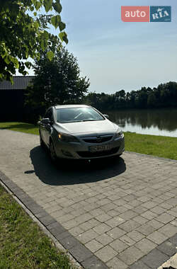 Opel Astra 2011 Opel Astra 2011