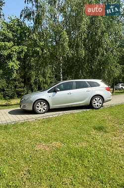 Універсал Opel Astra 2011 в 
