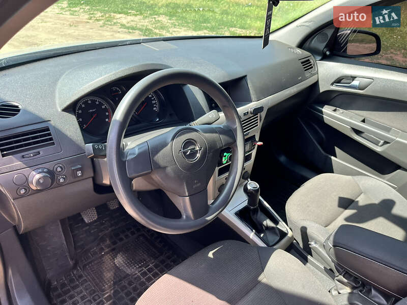 Хетчбек Opel Astra 2008 в Полтаві