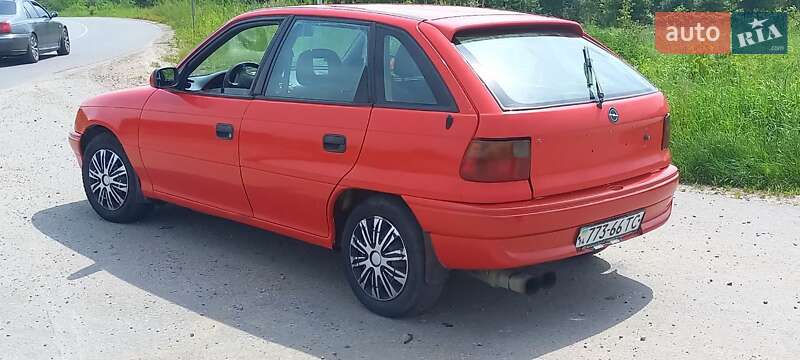Хэтчбек Opel Astra 1996 в Самборе