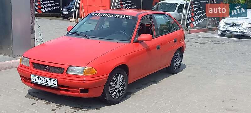 Хэтчбек Opel Astra 1996 в Самборе