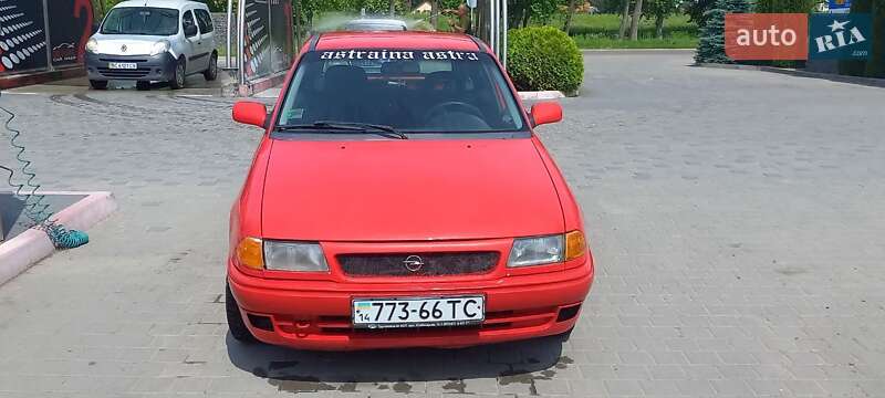 Хэтчбек Opel Astra 1996 в Самборе
