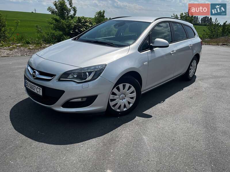 Универсал Opel Astra 2013 в 