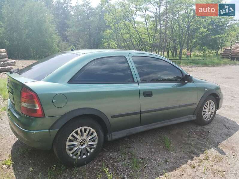 Хетчбек Opel Astra 2000 в Димері