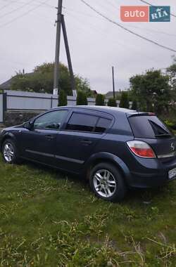 Хэтчбек Opel Astra 2006 в 