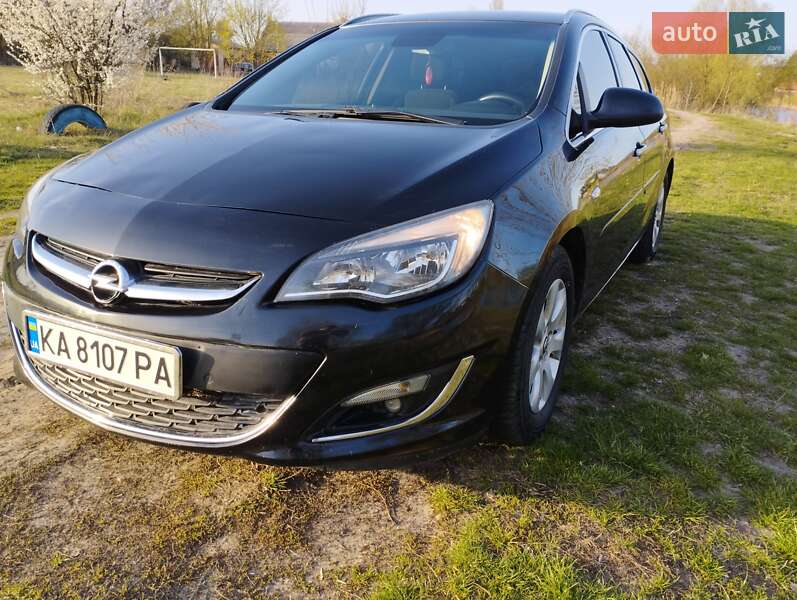 Універсал Opel Astra 2013 в Києві