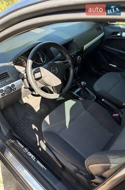 Універсал Opel Astra 2010 в 