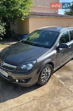 Універсал Opel Astra 2010 в 