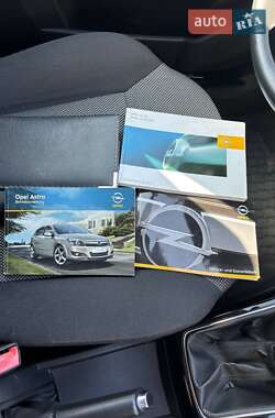 Універсал Opel Astra 2010 в 