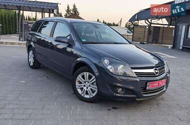 Универсал Opel Astra 2008 в Почаеве