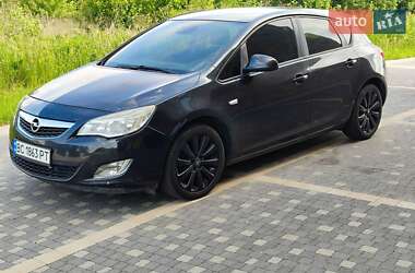 Opel Astra 2011