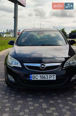 Хетчбек Opel Astra 2011 в 