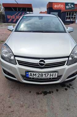 Универсал Opel Astra 2011 в 