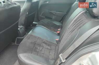 Универсал Opel Astra 2011 в 