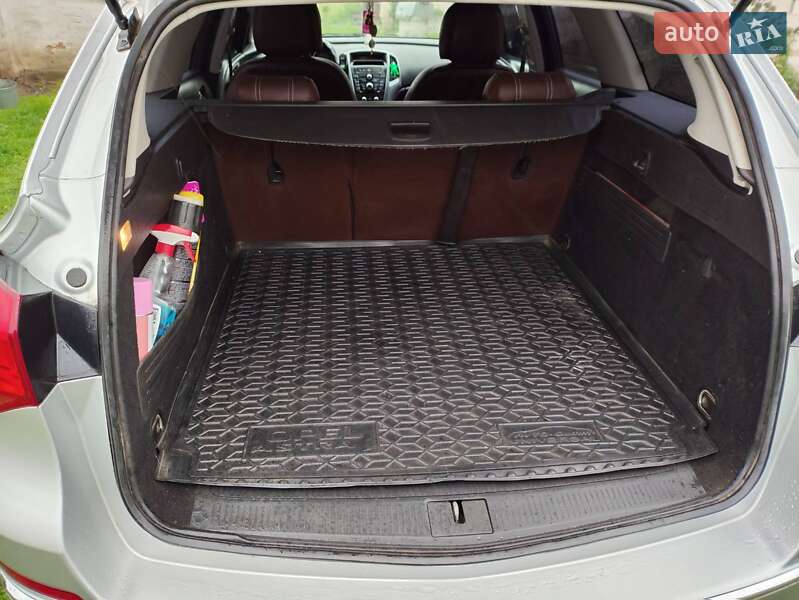 Универсал Opel Astra 2014 в Казатине