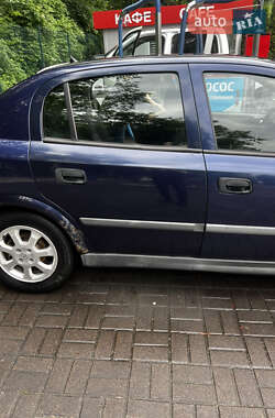 Хэтчбек Opel Astra 2001 в 