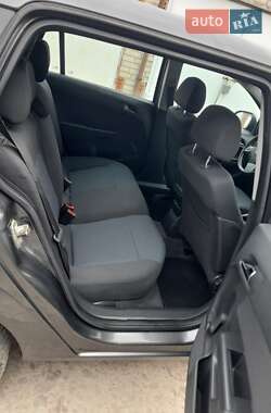 Универсал Opel Astra 2010 в 