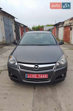 Opel Astra 2010 Opel Astra 2010