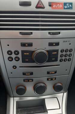 Универсал Opel Astra 2010 в 