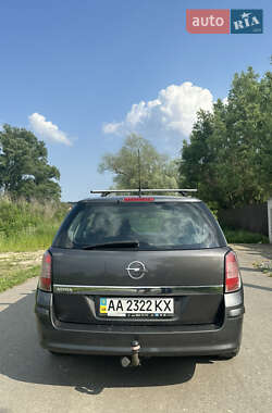 Универсал Opel Astra 2011 в 