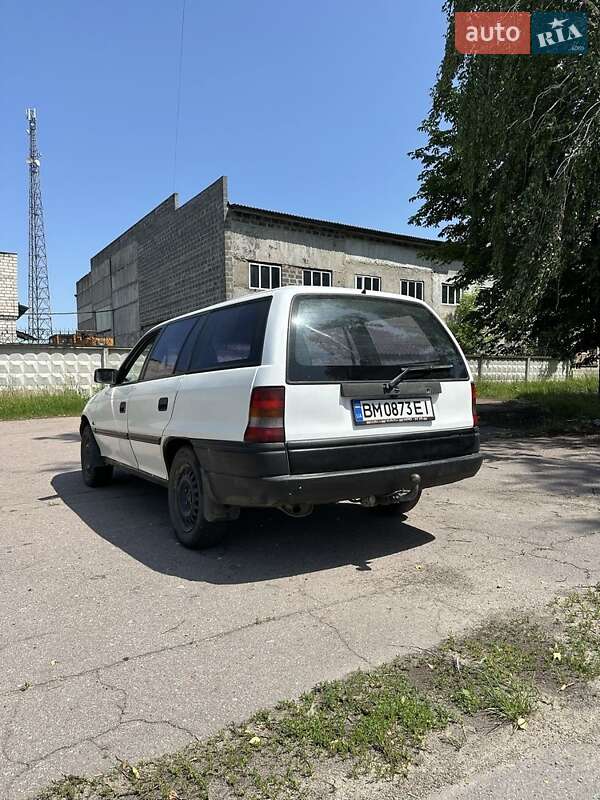 Универсал Opel Astra 1994 в Коропе