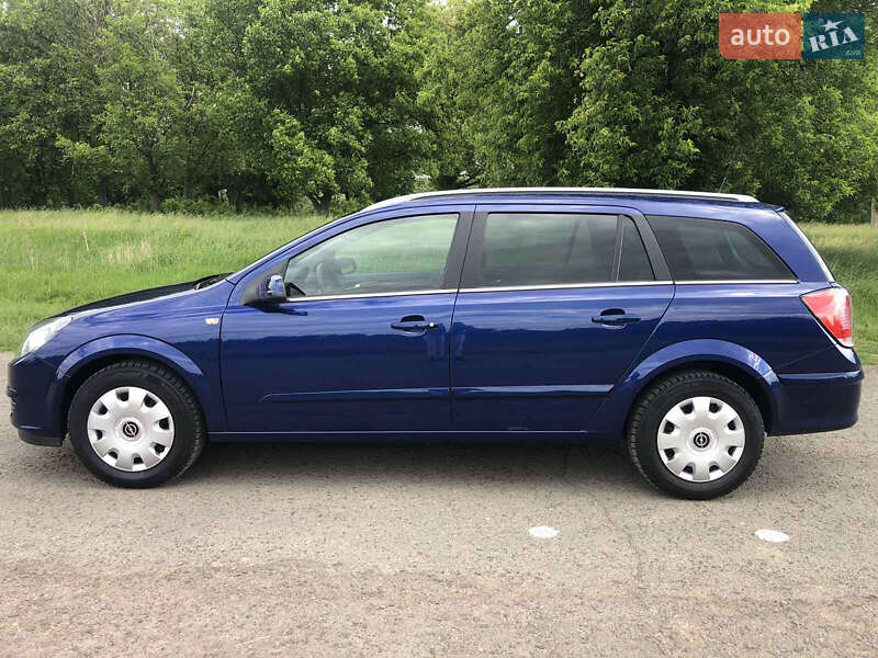Універсал Opel Astra 2005 в Ямполі
