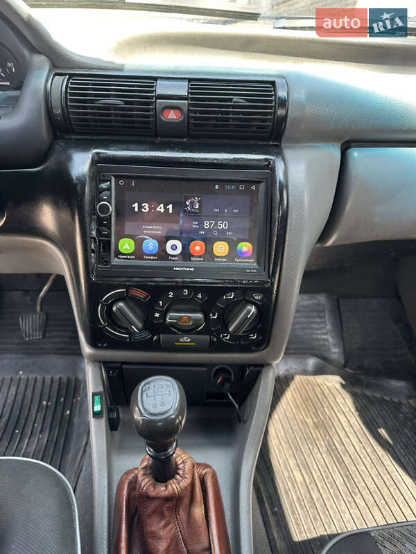 Универсал Opel Astra 1994 в Коропе