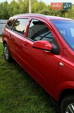 Універсал Opel Astra 2008 в Сваляві