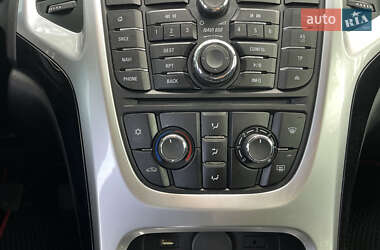 Универсал Opel Astra 2014 в 