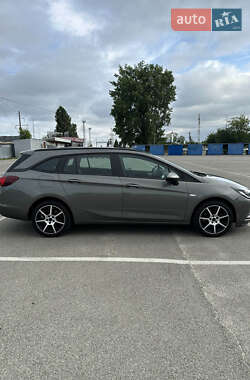 Универсал Opel Astra 2017 в 