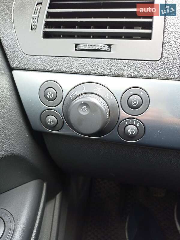 Универсал Opel Astra 2009 в Самборе