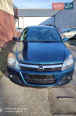 Хэтчбек Opel Astra 2006 в 