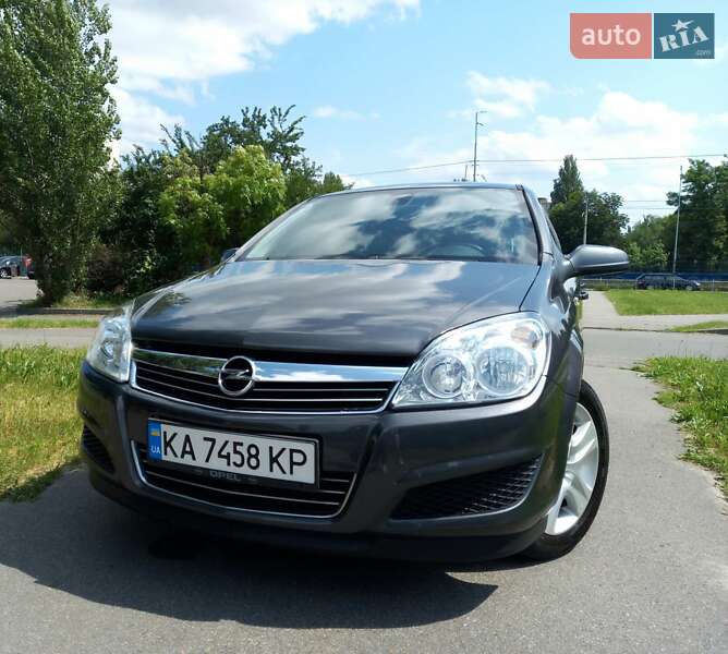 Хэтчбек Opel Astra 2009 в Киеве