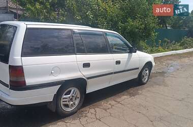 Универсал Opel Astra 1992 в 