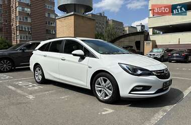 Универсал Opel Astra 2019 в 