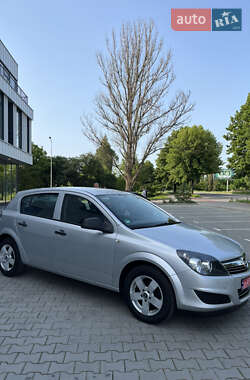 Хэтчбек Opel Astra 2009 в 