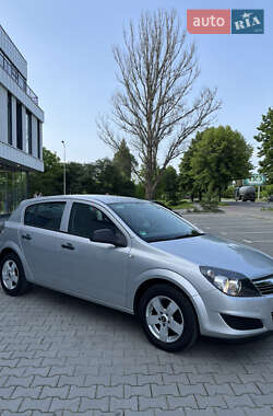 Хэтчбек Opel Astra 2009 в 