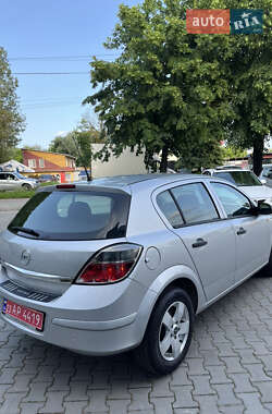 Хэтчбек Opel Astra 2009 в 