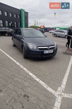 Універсал Opel Astra 2006 в Луцьку