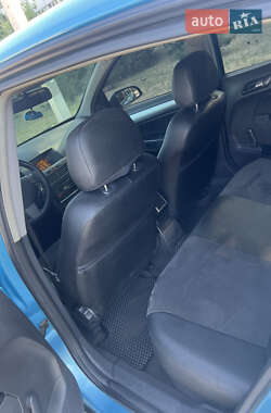 Хэтчбек Opel Astra 2005 в 