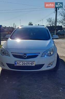 Универсал Opel Astra 2010 в Луцке