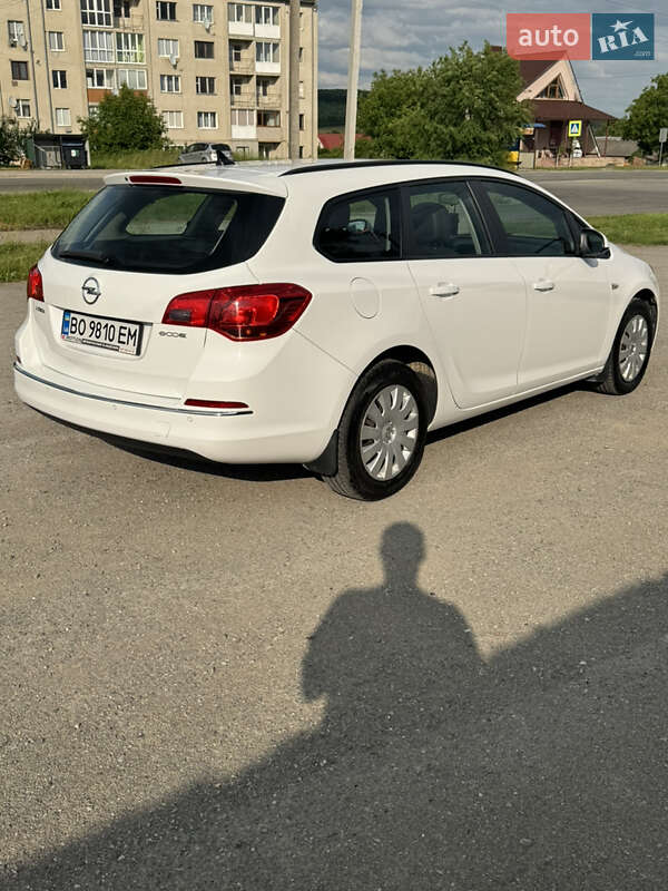 Універсал Opel Astra 2015 в Тернополі