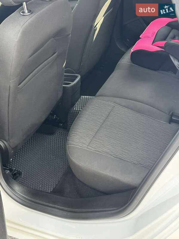 Універсал Opel Astra 2015 в Тернополі