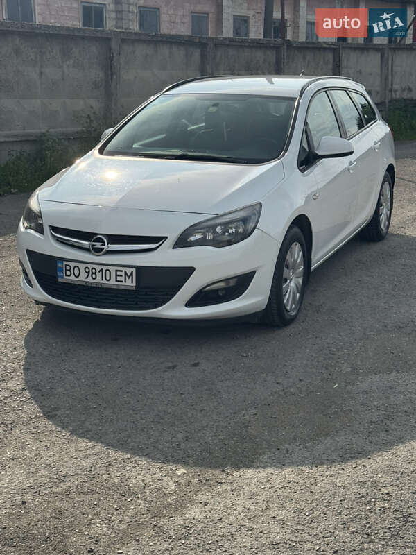 Універсал Opel Astra 2015 в Тернополі